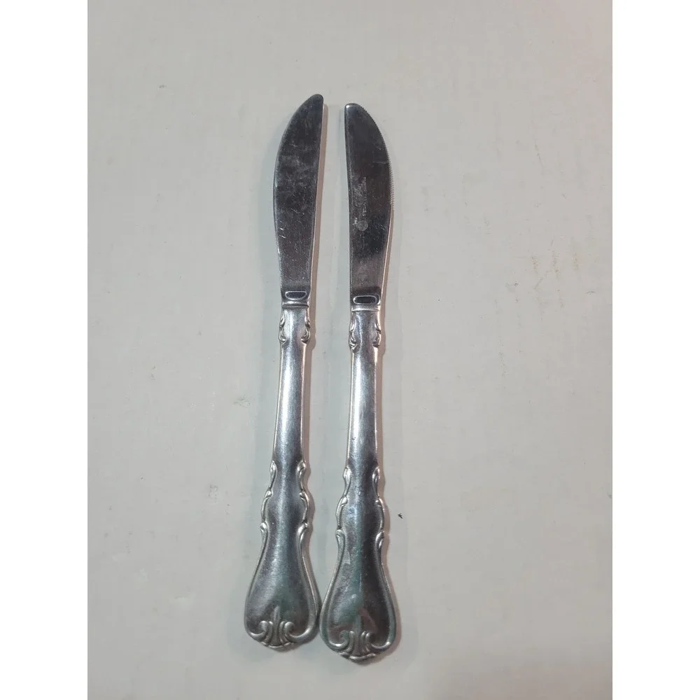 Cambridge Stainless Indonesia Scroll Pattern Serrated Dinner‎ Knives Set of 2
